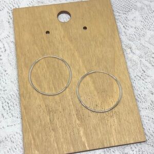 Solid sterling silver 925 trendy timeless classics hoop earrings skinny.